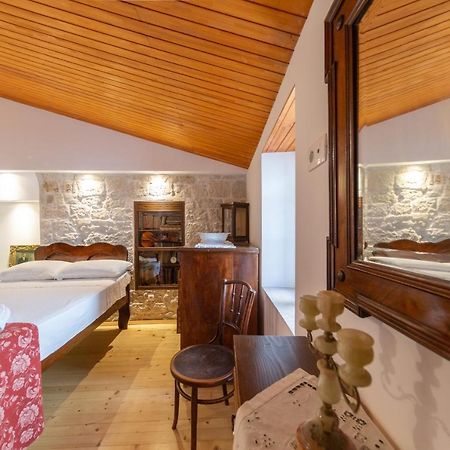 Antique Central Komiza House Nona Nika Zewnętrze zdjęcie