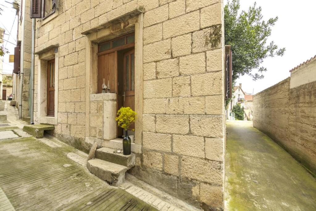 Antique Central Komiza House Nona Nika Zewnętrze zdjęcie