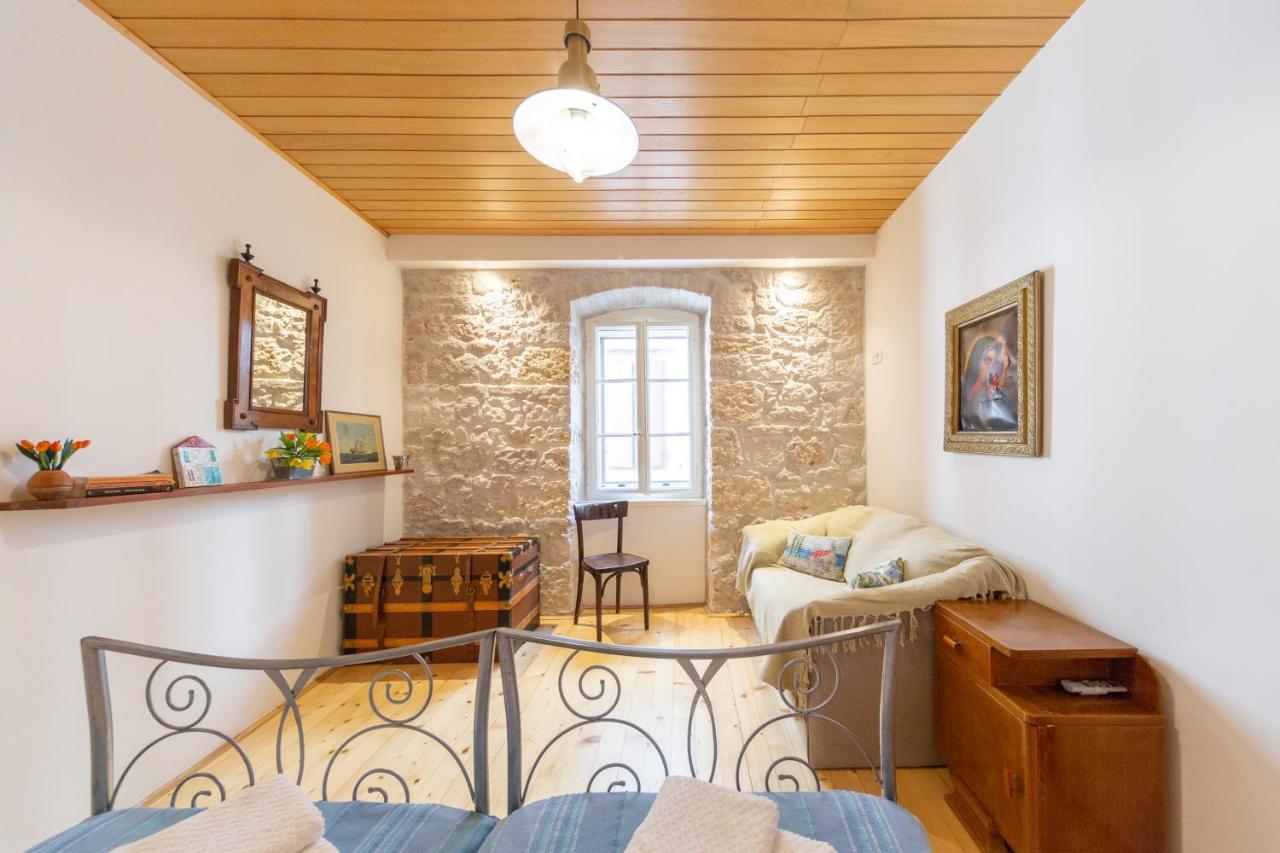 Antique Central Komiza House Nona Nika Zewnętrze zdjęcie